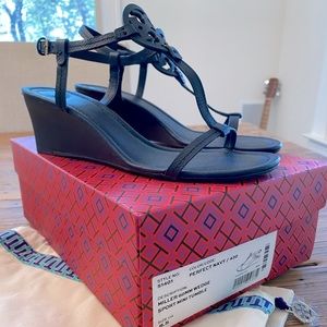 Tory Burch sandal, navy leather